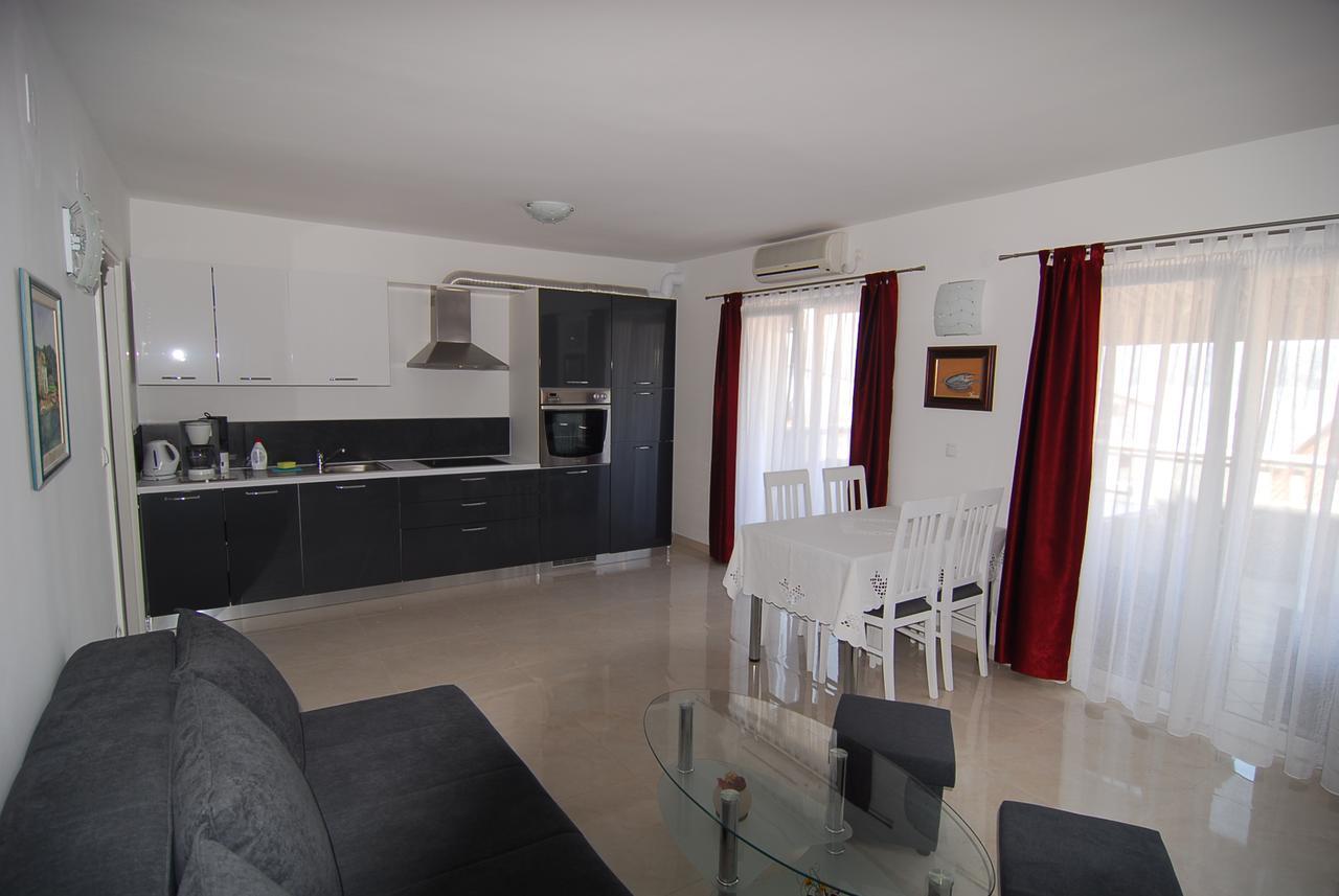 Villa Natalie Omiš Екстериор снимка